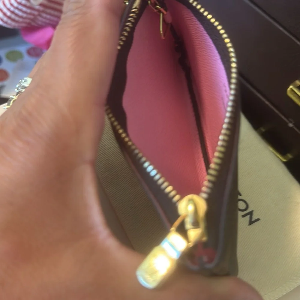 NEW! 2023 Christmas Animation Alpine Pink Key pouch! - Picture 13 of 15